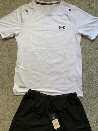 Conjunto Under Armour Camiseta y Pantalón Corto M