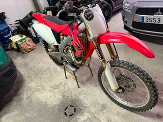 Honda CRF 450cc Motocross Roja y Blanca