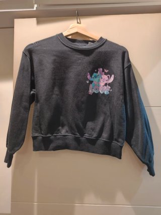 Shorts de Stitch y Sudadera a juego.
