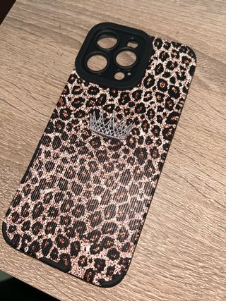 Funda iPhone 16 Pro Max Leopardo con Corona