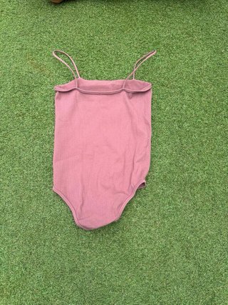Body canalé tirantes rosa/malva