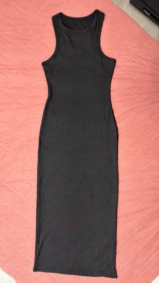 Vestido negro ajustado