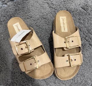 Sandalias Stradivarius Beige Plataforma