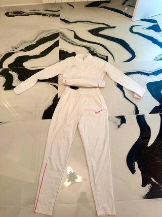 Conjunto Deportivo Nike Blanco y Rosa