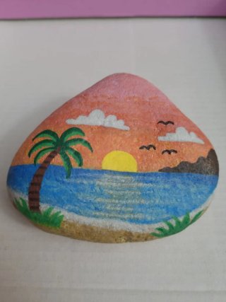Piedra pintada a mano