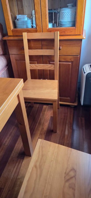 Mesa y 6 Sillas de Pino