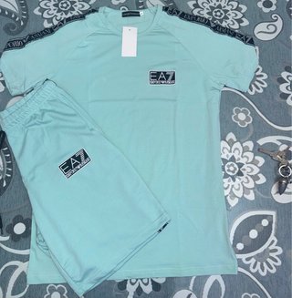 Conjunto EA7 Emporio Armani T-shirt y Shorts