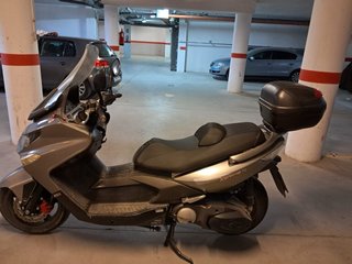 Kymco Xciting 500 Maxi Scooter Gris