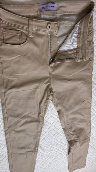 Pantalón beige ajustado push-up