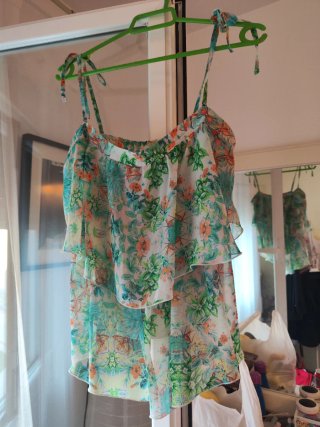 Camiseta floral tirantes