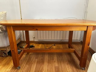 Tavolo in legno massello