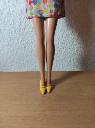 Barbie. Abito giallo