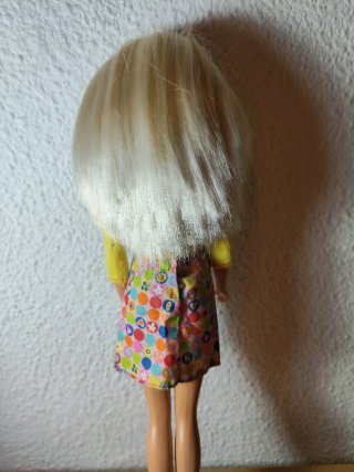 Barbie. Abito giallo