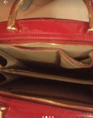 Borsa rigida vernice rossa con manici oro