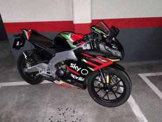 Aprilia 125cc Moto Deportiva