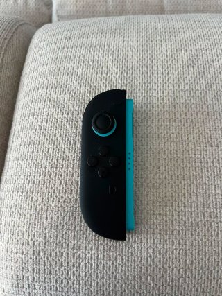Nintendo Switch con Joy-Cons Azul y Naranja