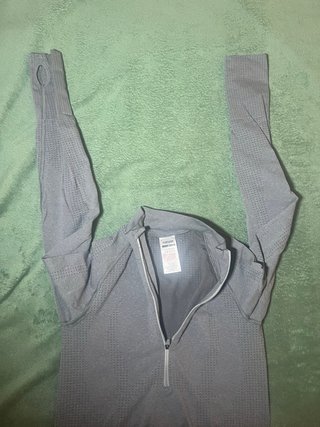 Gymshark Top Manga Larga Gris