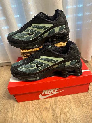 Zapatillas Nike Shox Negro y Verde