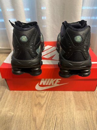 Zapatillas Nike Shox Negro y Verde
