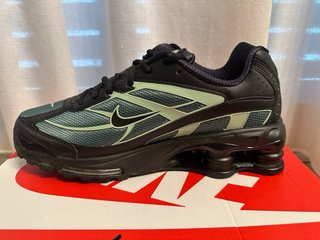 Zapatillas Nike Shox Negro y Verde