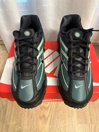Zapatillas Nike Shox Negro y Verde