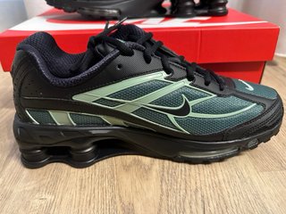 Zapatillas Nike Shox Negro y Verde