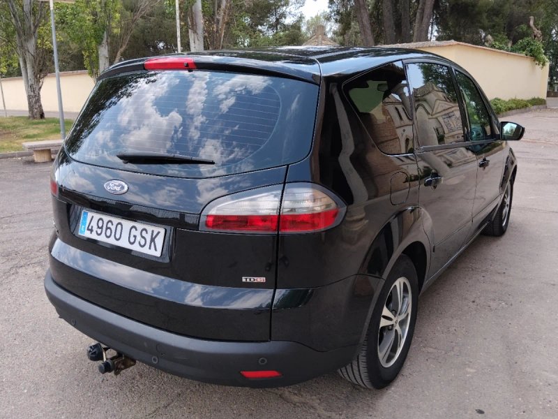 Ford S-MAX 2009 - foto 1