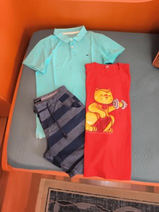 Conjunto Chico 2 Camisetas y Pantalón Corto