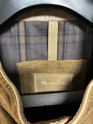 Cazadora ante Massimo Dutti
