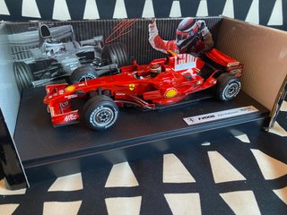 Ferrari F2008 Kimi Räikkönen 1:18 Hot Wheels
