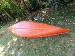 Canoa canadiense naranja