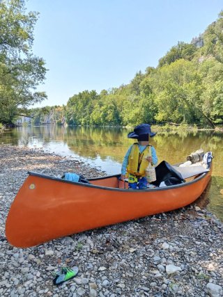 Canoa canadiense naranja
