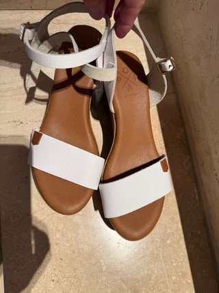 Sandalias Popa cuña blancas y marrones
