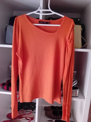 Top naranja y regalo 2 prendas