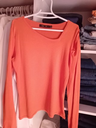 Top naranja y regalo 2 prendas