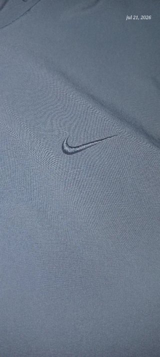 Chaqueta Nike Gris