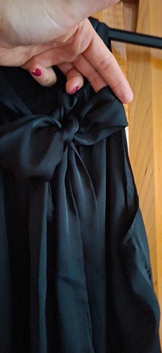 Blusa negra sin mangas