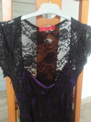 Vestido corto negro y morado
