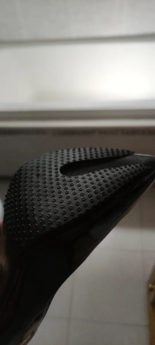 Zapatos de charol H&D negros con tacon de aguja