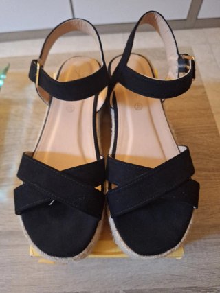 Sandalias negras cuña esparto Talla 40