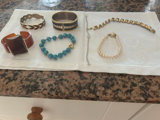 Lote de pulseras: perlas, eslabones y más