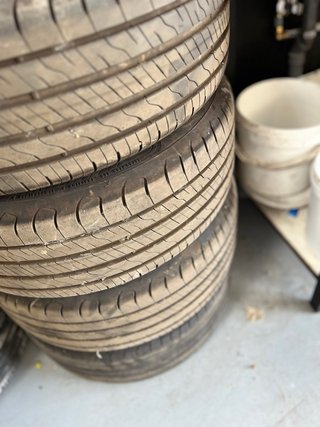 4 Neumaticos Goodyear 215/5517 94W + Llantas FOTO