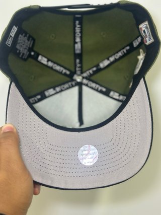 Gorra New Era Negra y Verde Militar
