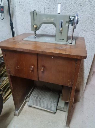 Máquina de coser Wertheim