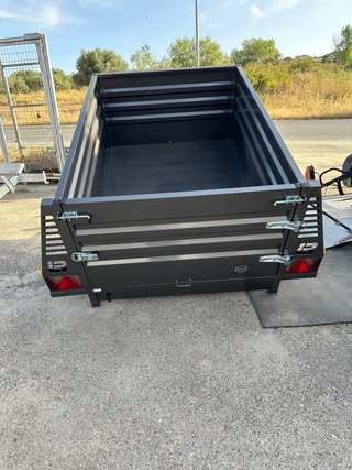 Remolque basculante manual