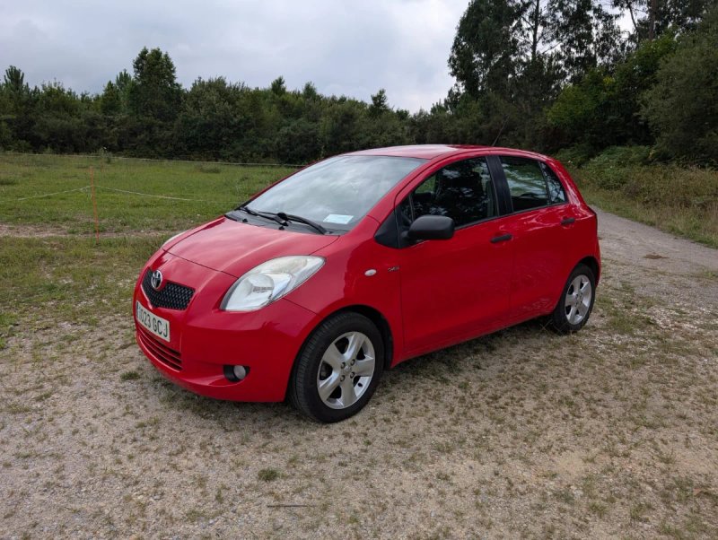 Toyota Yaris 2008 - foto 1