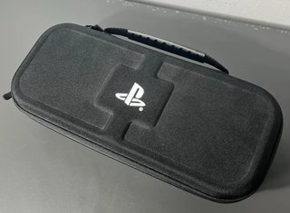 PS5 Portal - Negro y Blanco