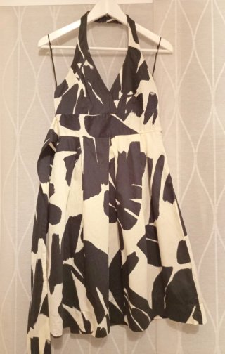 Vestido casual chic floral Zara blanco y negro - S