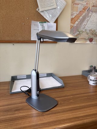 Lámpara de oficina articulada plateada