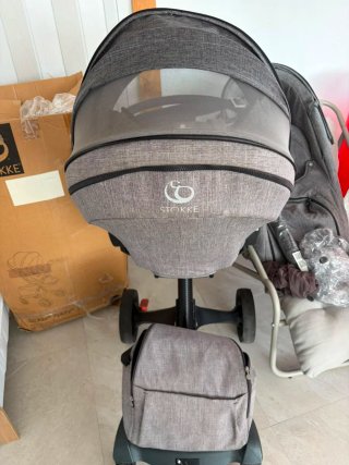 Carro de bebé Stokke gris